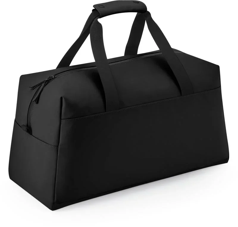 BagBase BG 338 – Matte PU Sport-/Reisetasche – Black